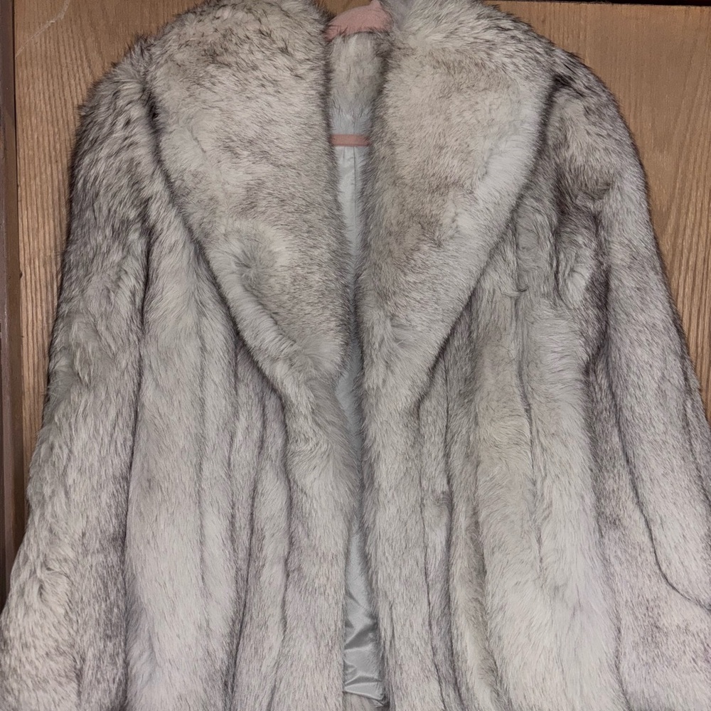 Saga Furs FOX Superior Cream and Black